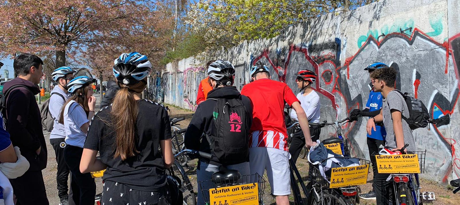 --01featured-image-Historians-in-Berlin