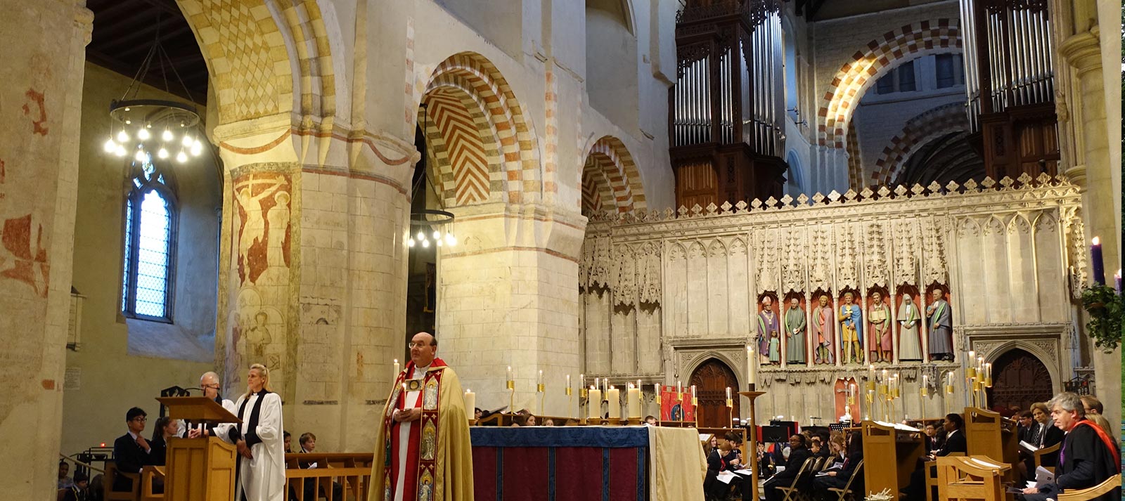 --01featured-image-carol-service1